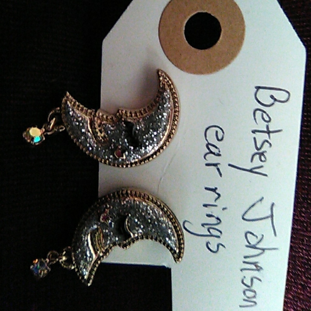 Ear rings